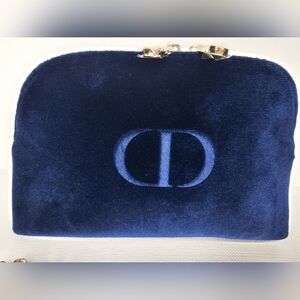 Christian Dior Beauty Navy Blue Velvet Makeup Bag w/ Gold Chain – Brand New